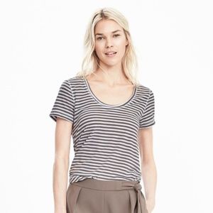 Banana Republic T-Shirt Scoop Neck Size Small S